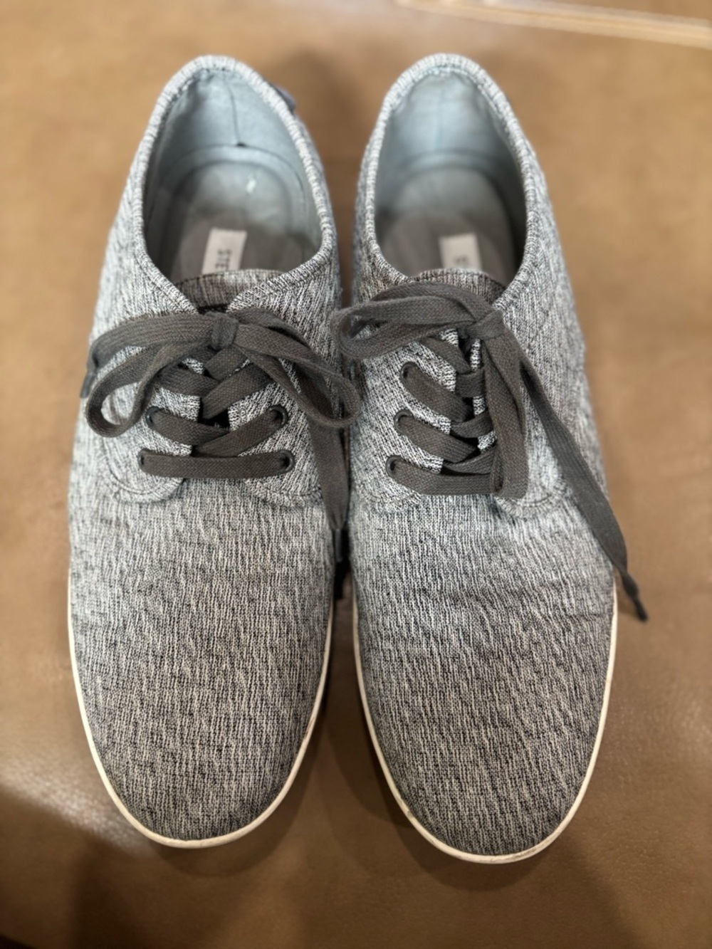 Steve Madden men’s Gray Knit minimalist casual Lace-Up Sneakers - Picture 2 of 8